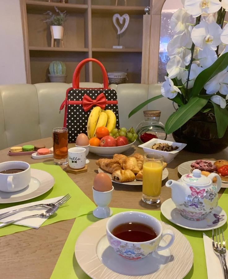 Brit Hotel Confort Le Revest Sainte-Maxime Dış mekan fotoğraf