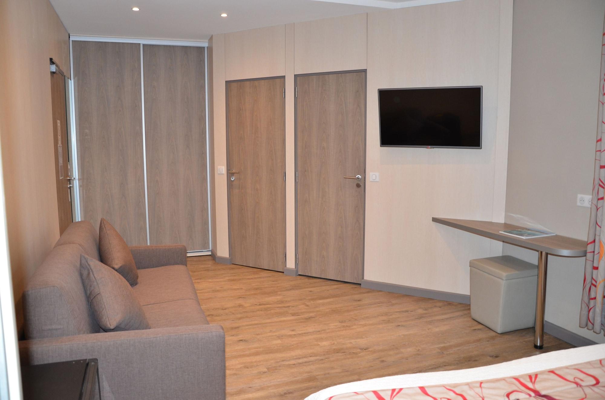 Brit Hotel Confort Le Revest Sainte-Maxime Dış mekan fotoğraf