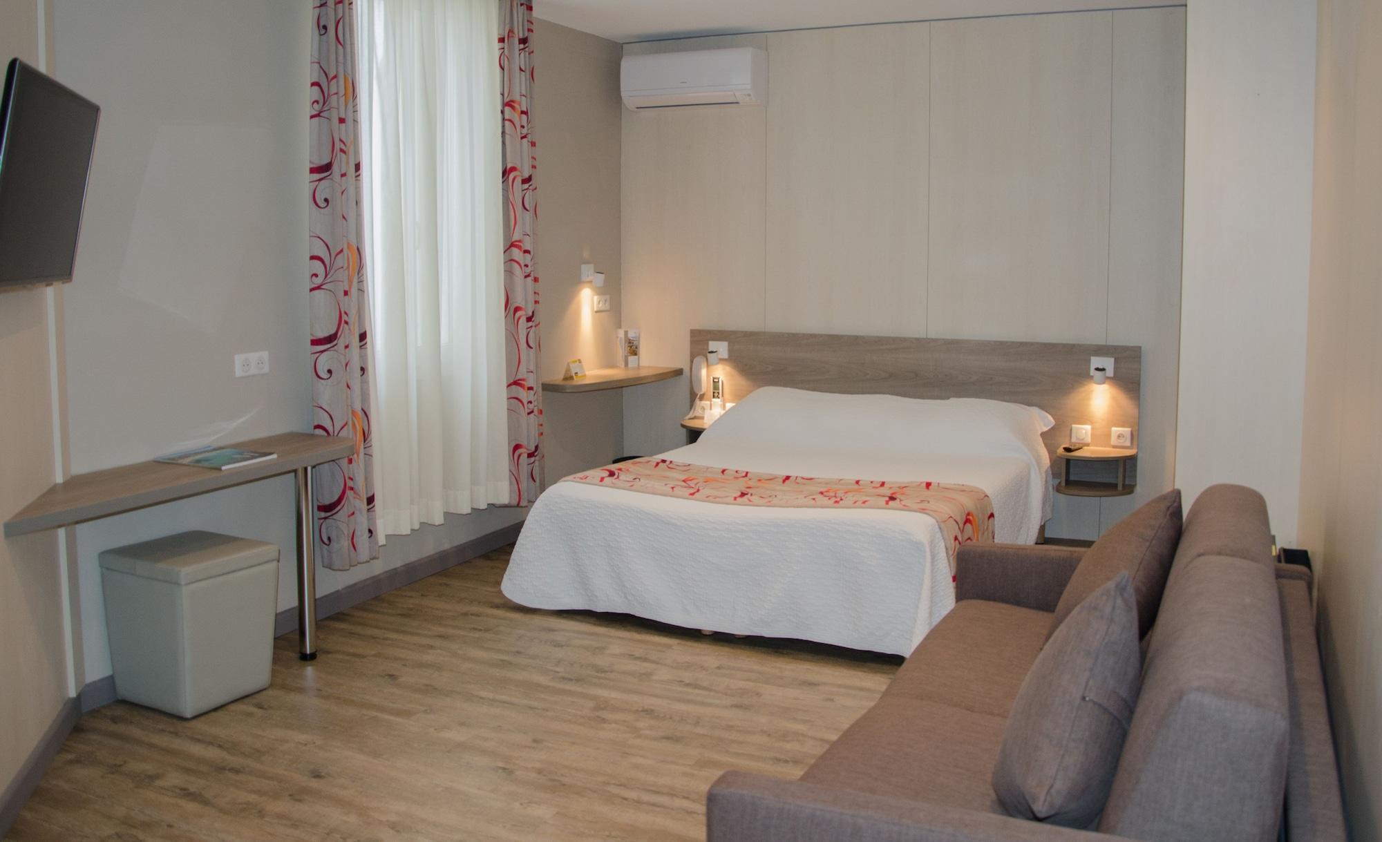 Brit Hotel Confort Le Revest Sainte-Maxime Dış mekan fotoğraf