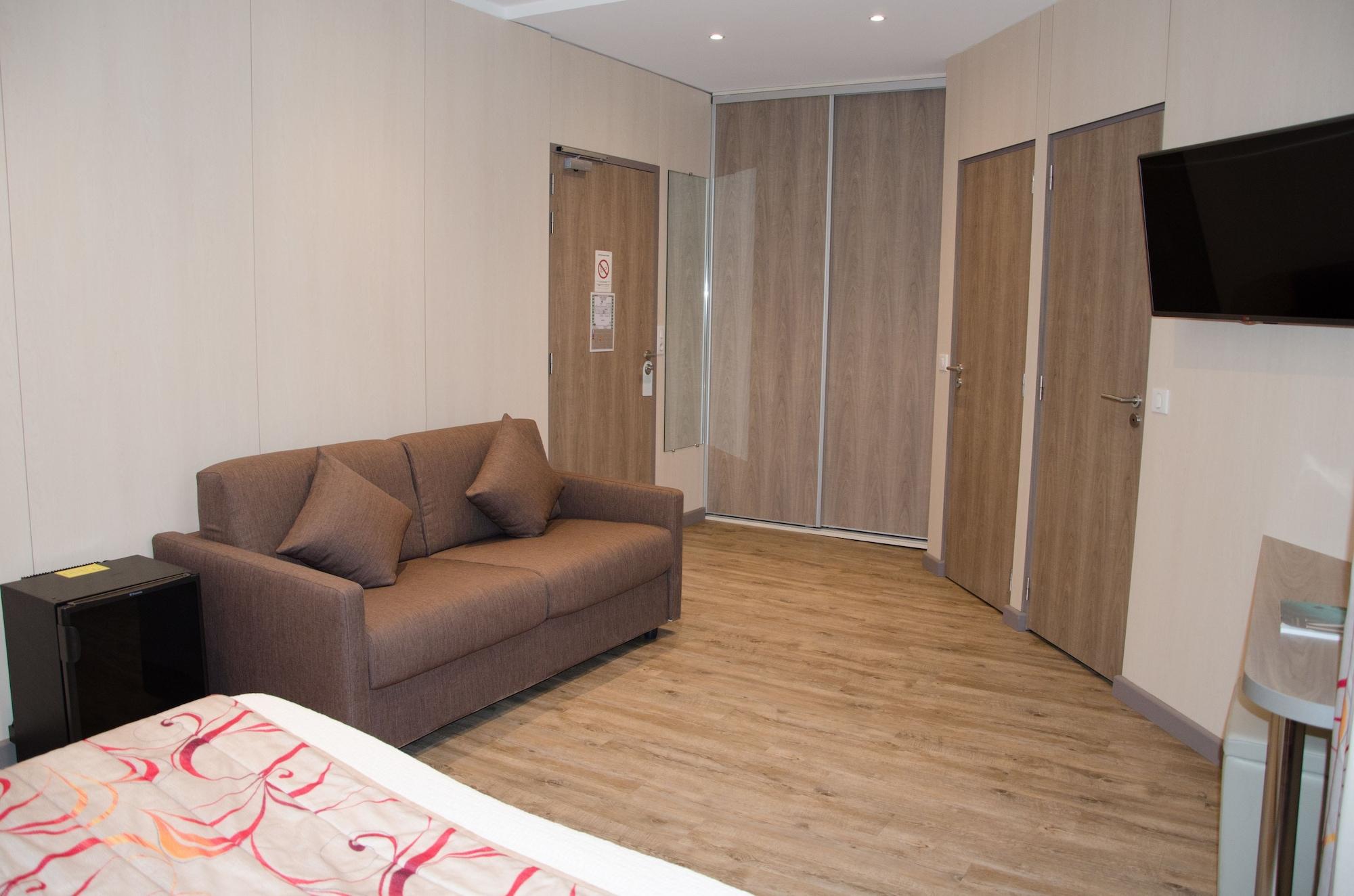 Brit Hotel Confort Le Revest Sainte-Maxime Dış mekan fotoğraf