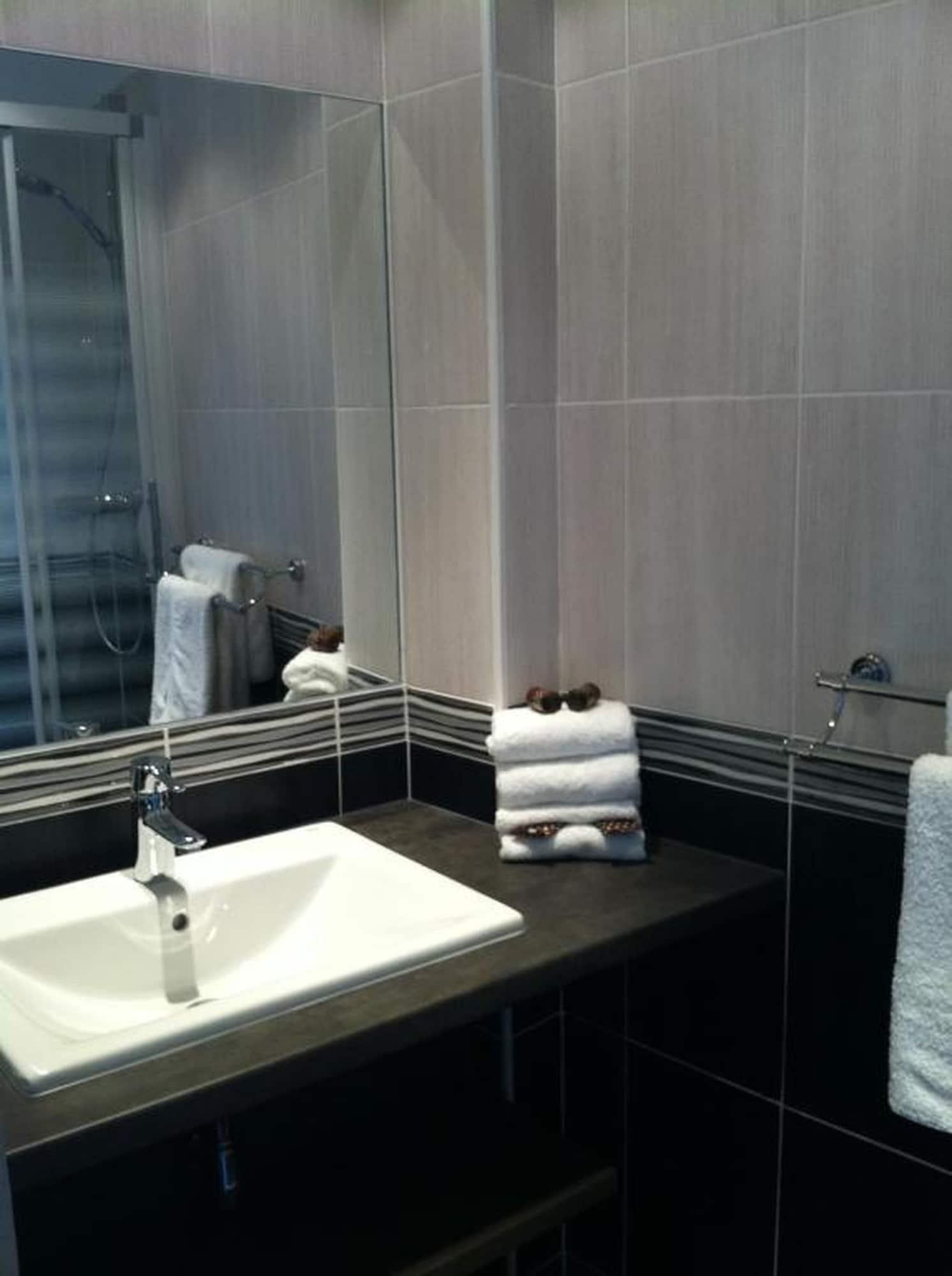 Brit Hotel Confort Le Revest Sainte-Maxime Dış mekan fotoğraf