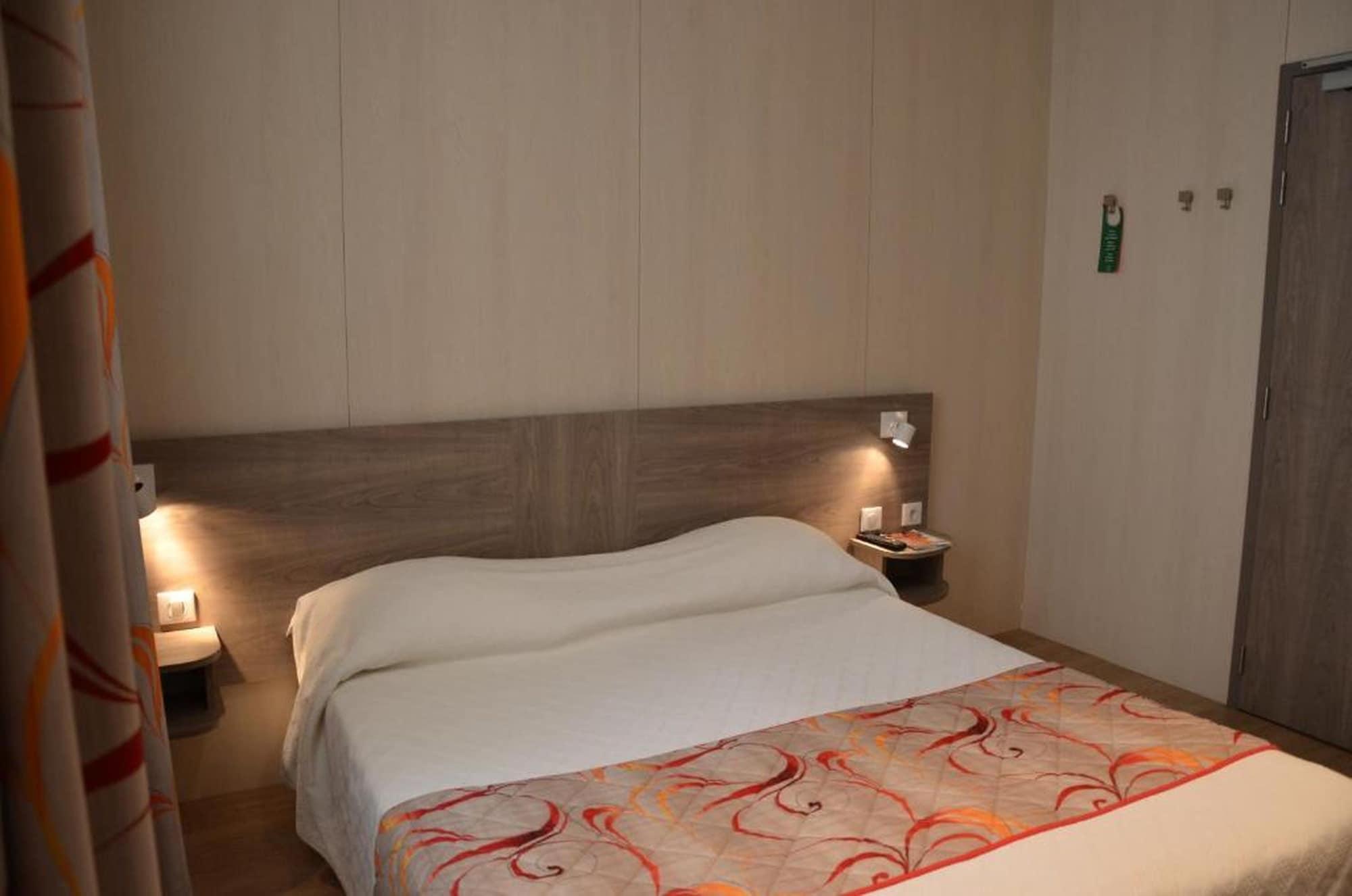 Brit Hotel Confort Le Revest Sainte-Maxime Dış mekan fotoğraf