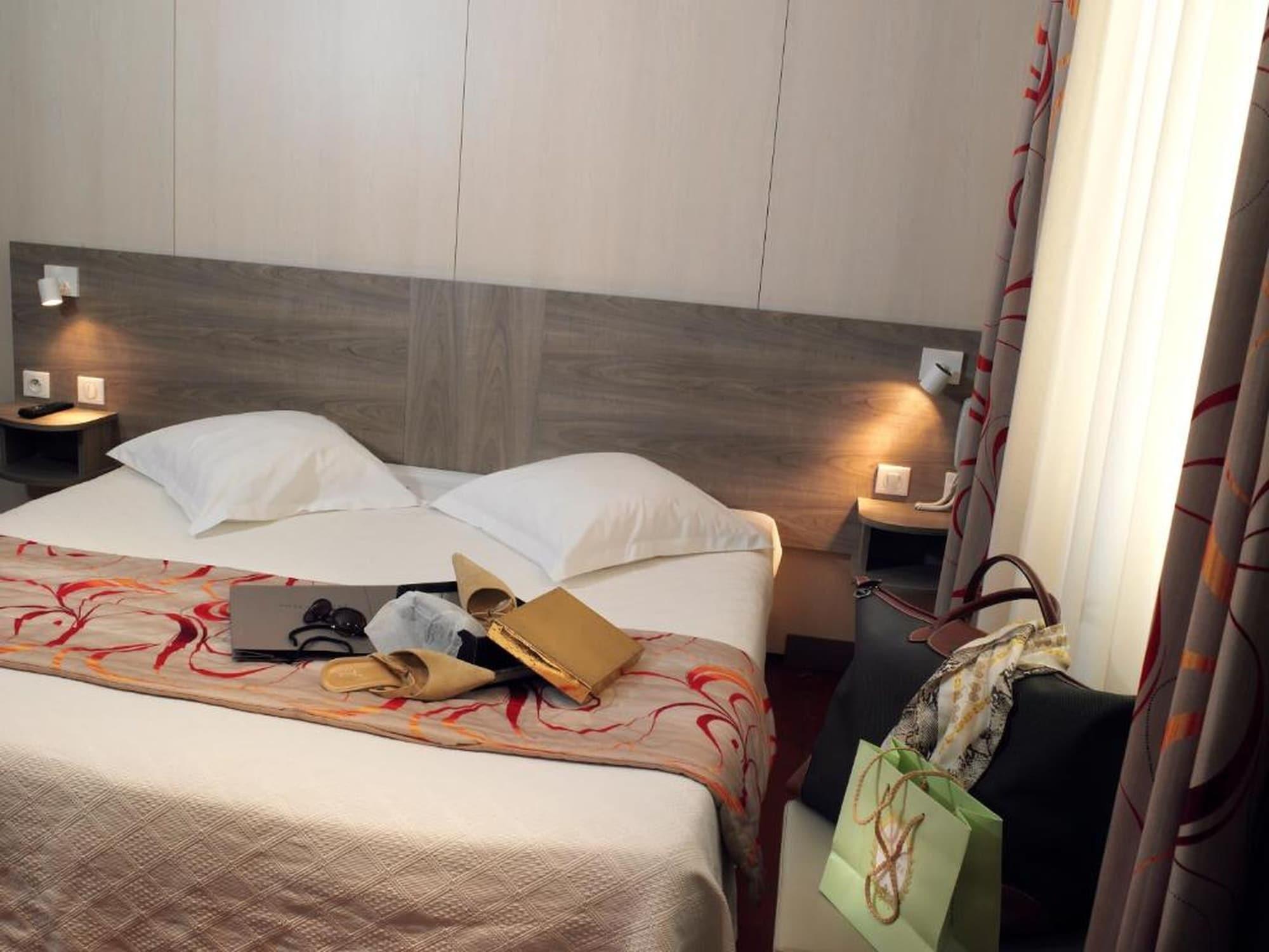 Brit Hotel Confort Le Revest Sainte-Maxime Dış mekan fotoğraf