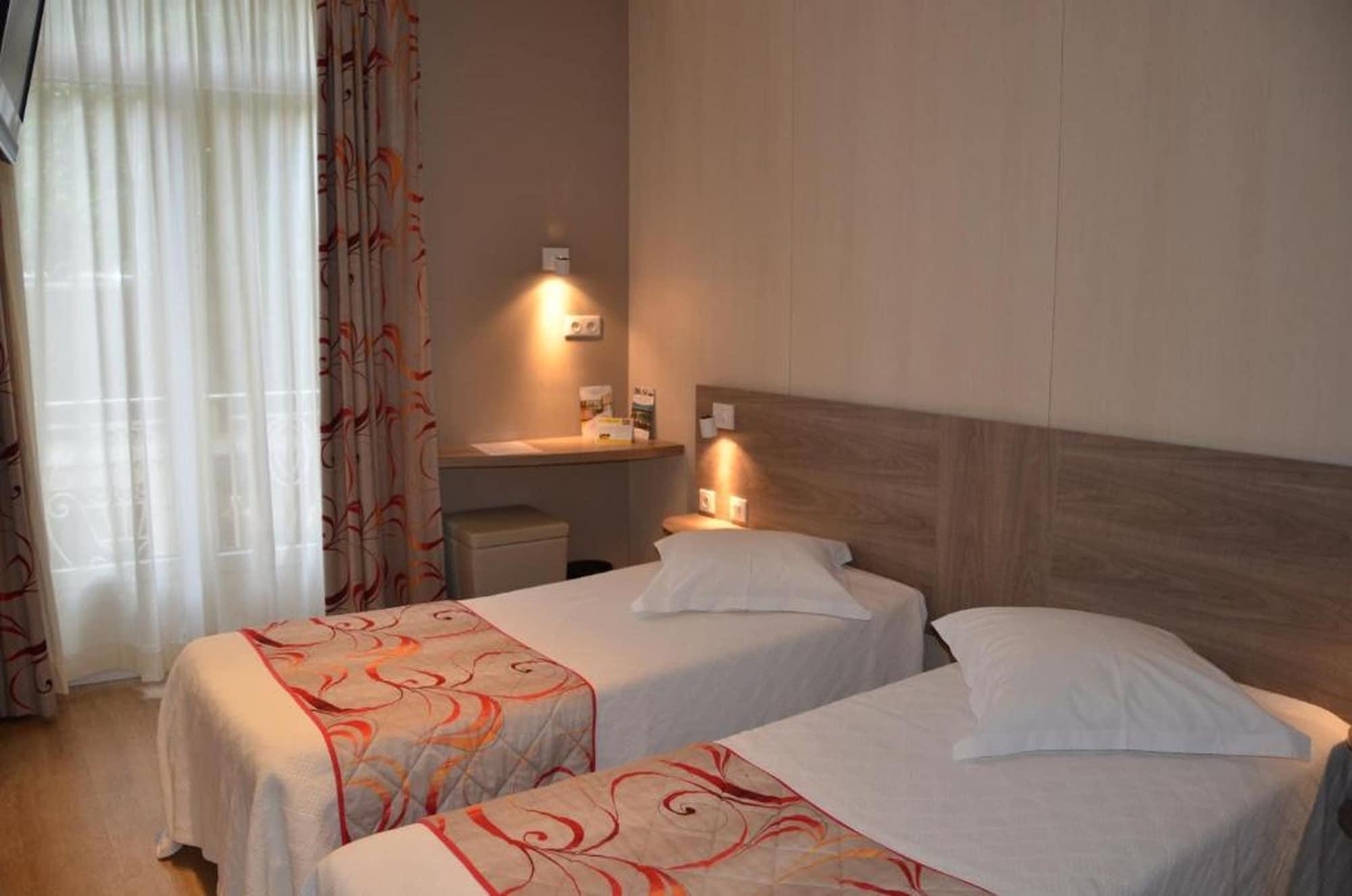 Brit Hotel Confort Le Revest Sainte-Maxime Dış mekan fotoğraf