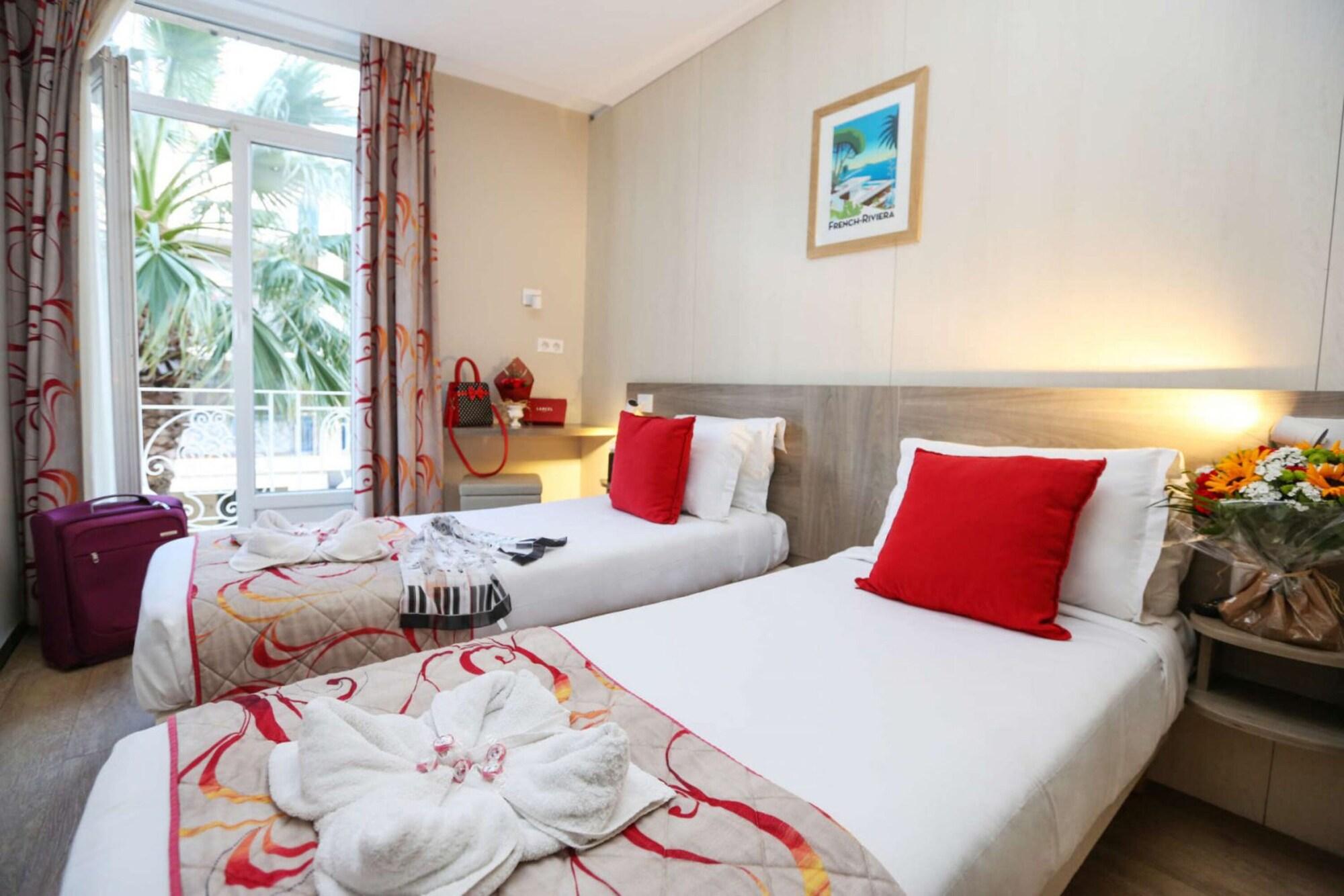 Brit Hotel Confort Le Revest Sainte-Maxime Dış mekan fotoğraf