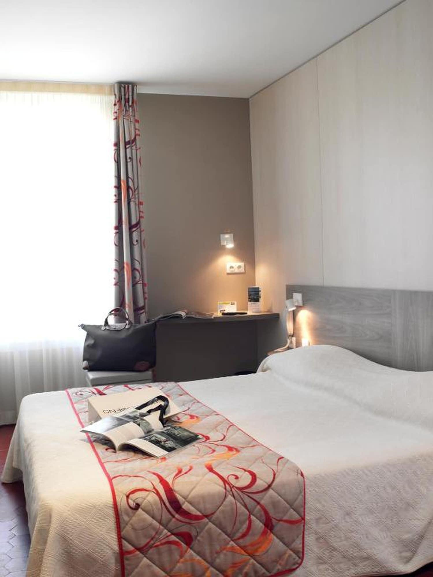 Brit Hotel Confort Le Revest Sainte-Maxime Dış mekan fotoğraf