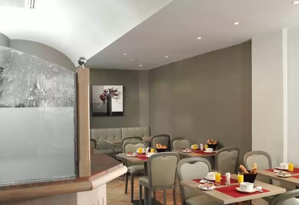 Brit Hotel Confort Le Revest Sainte-Maxime Dış mekan fotoğraf