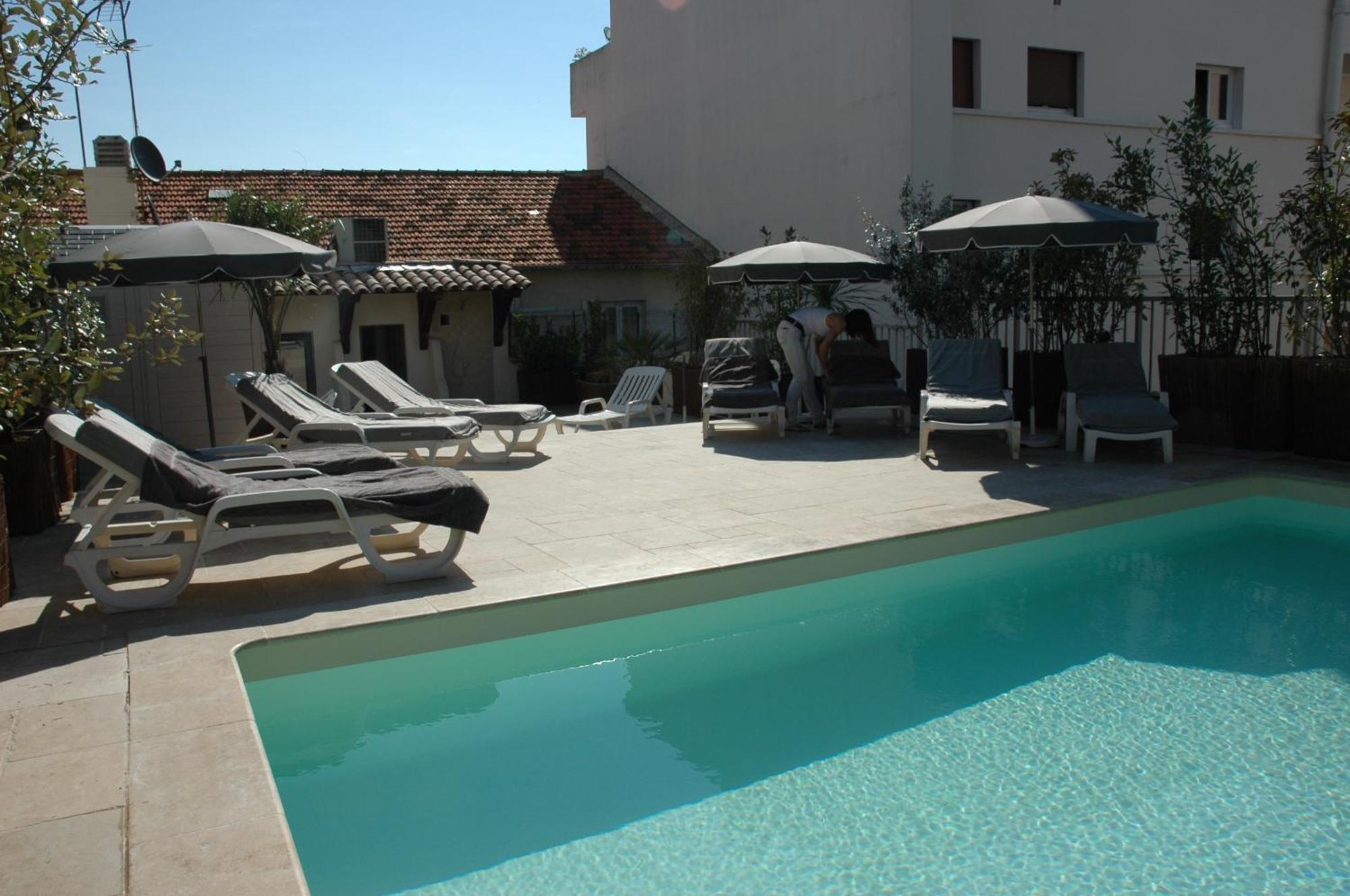 Brit Hotel Confort Le Revest Sainte-Maxime Dış mekan fotoğraf