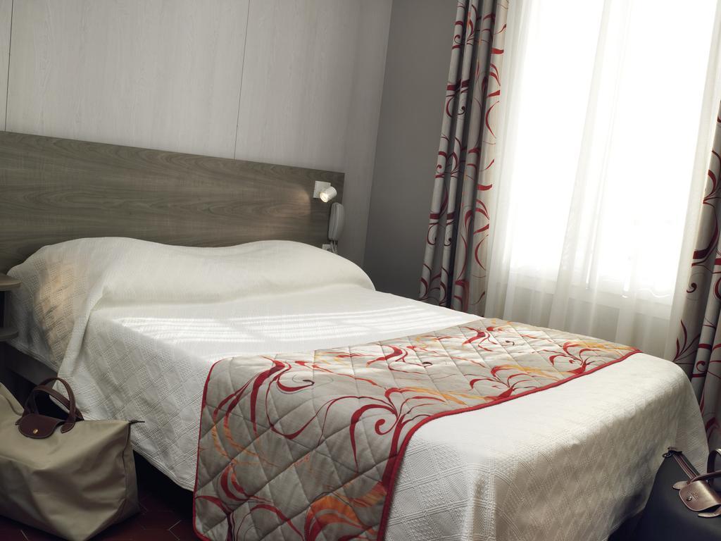 Brit Hotel Confort Le Revest Sainte-Maxime Dış mekan fotoğraf