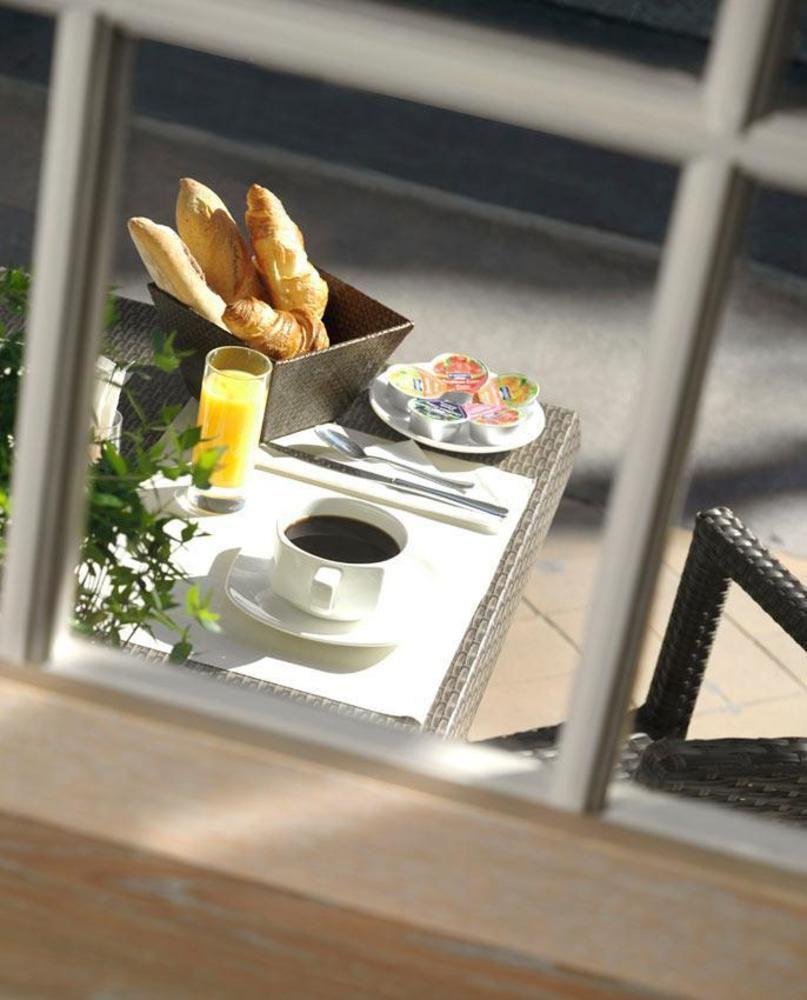 Brit Hotel Confort Le Revest Sainte-Maxime Dış mekan fotoğraf